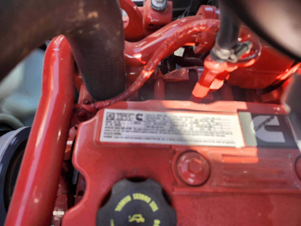 Slide images of 2025 MACK MD642