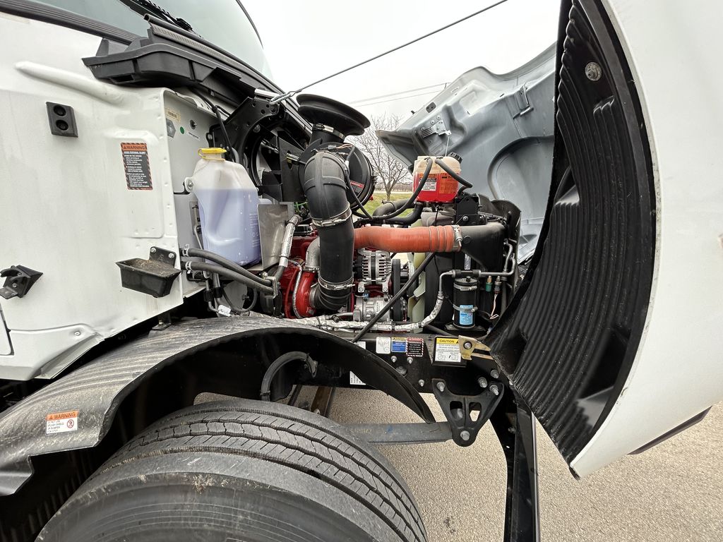 Slide images of 2025 MACK MD642