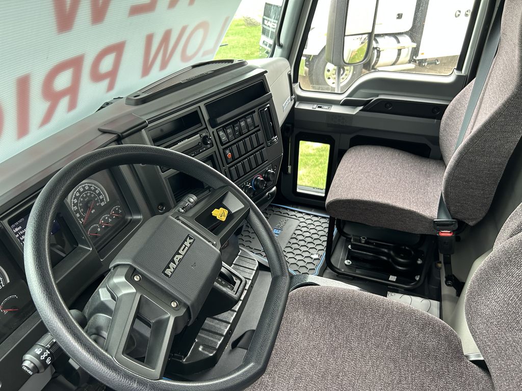 Slide images of 2025 MACK MD642