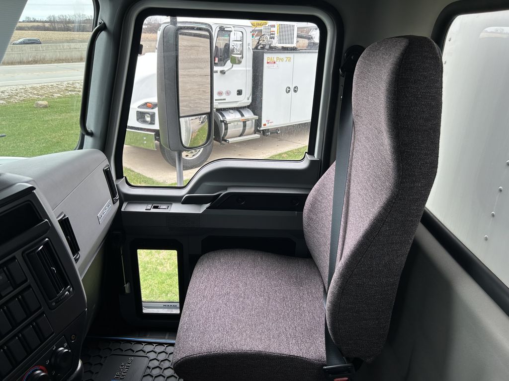 Slide images of 2025 MACK MD642