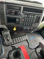 Slide images of 2025 MACK MD642