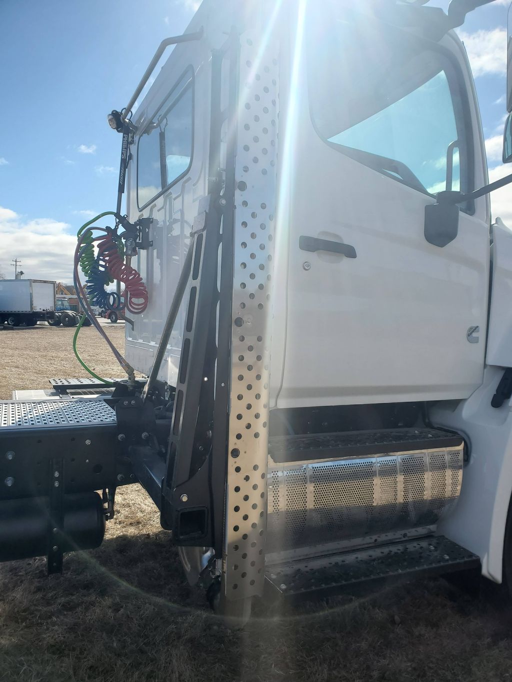 Slide images of 2026 HINO XL8 (SA TRAC.)