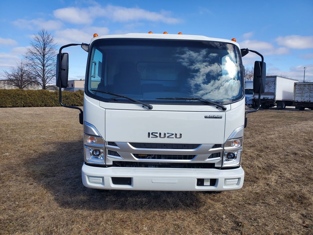 Slide images of 2026 ISUZU NRR