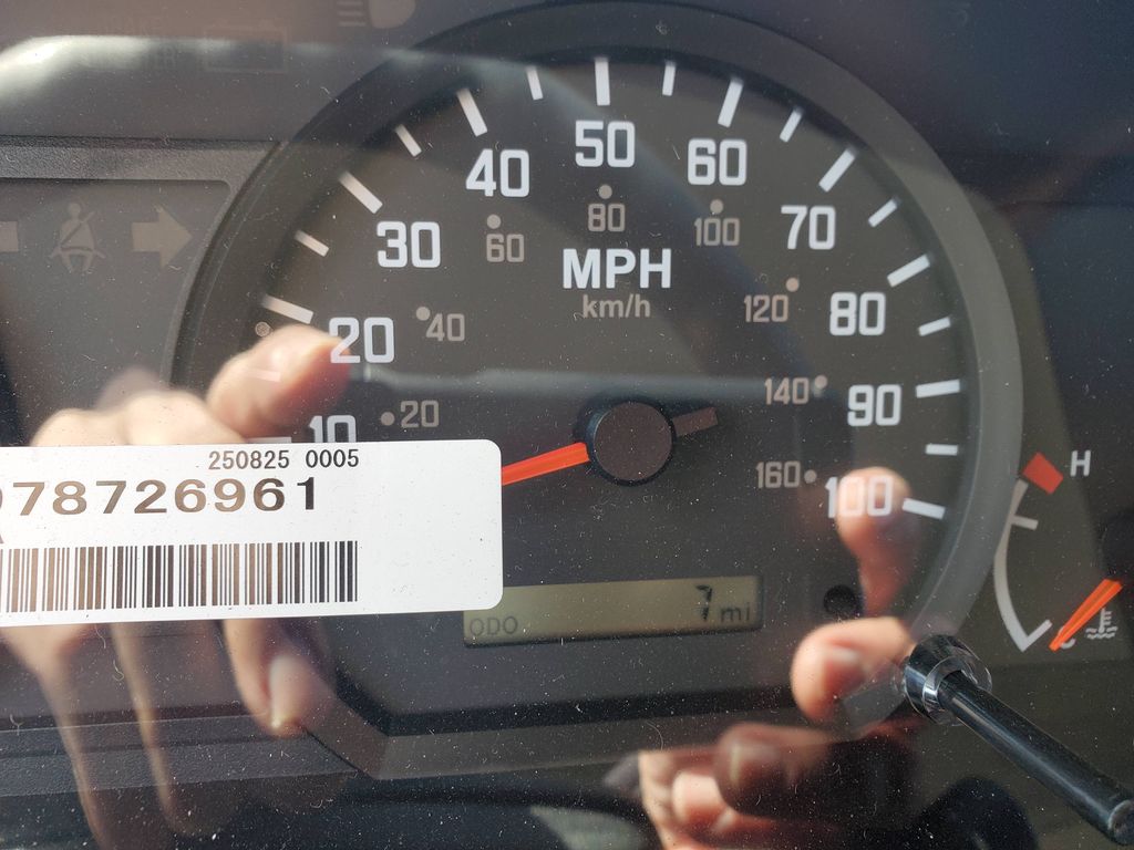 Slide images of 2026 ISUZU NRR