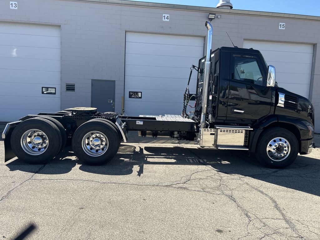 Slide images of 2027 MACK ANTHEM GEN2 64T