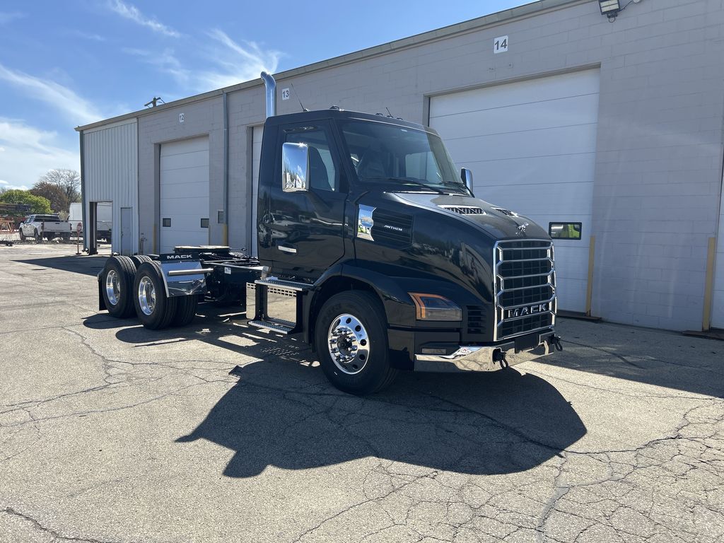 Slide images of 2027 MACK ANTHEM GEN2 64T