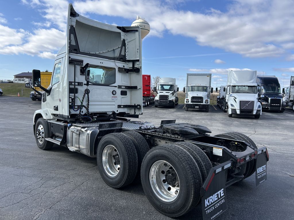 Slide images of 2027 MACK ANTHEM GEN2 64T