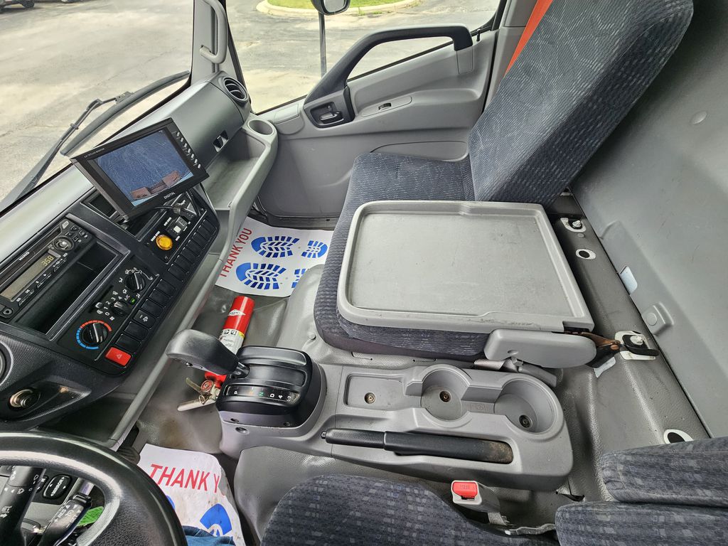 Slide images of 2018 HINO 195