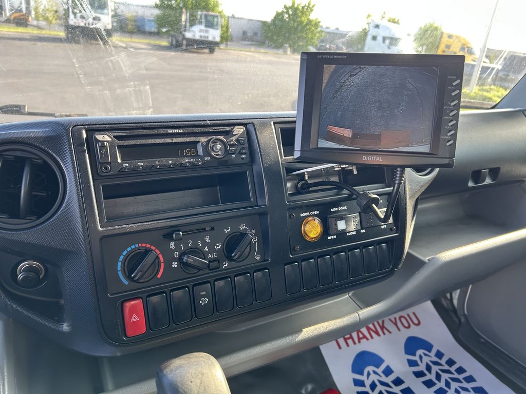 Slide images of 2018 HINO 195