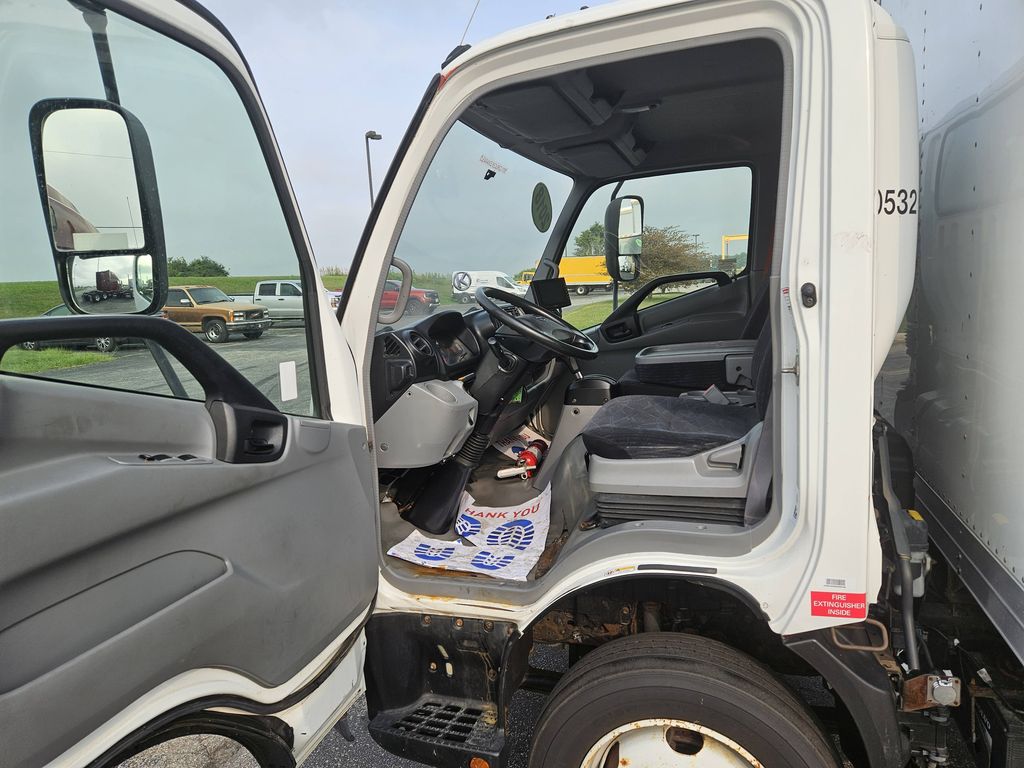 Slide images of 2018 HINO 195