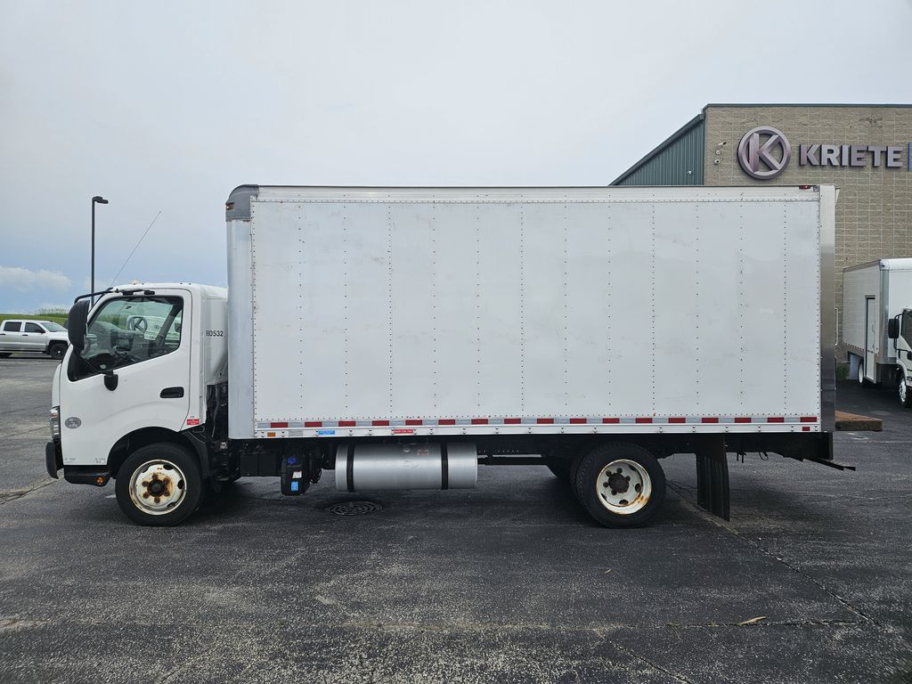 Slide images of 2018 HINO 195