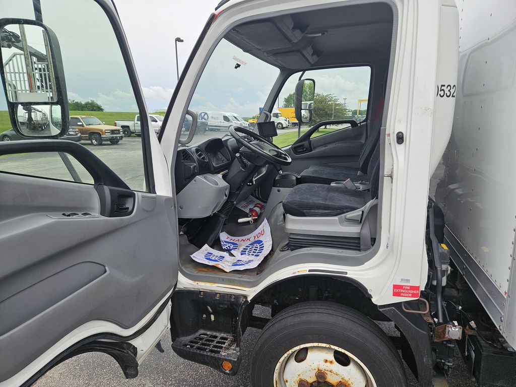 Slide images of 2018 HINO 195