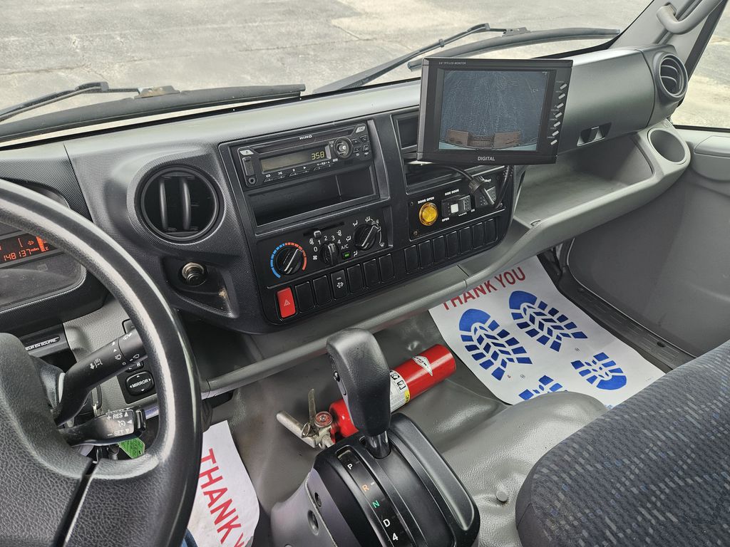Slide images of 2018 HINO 195
