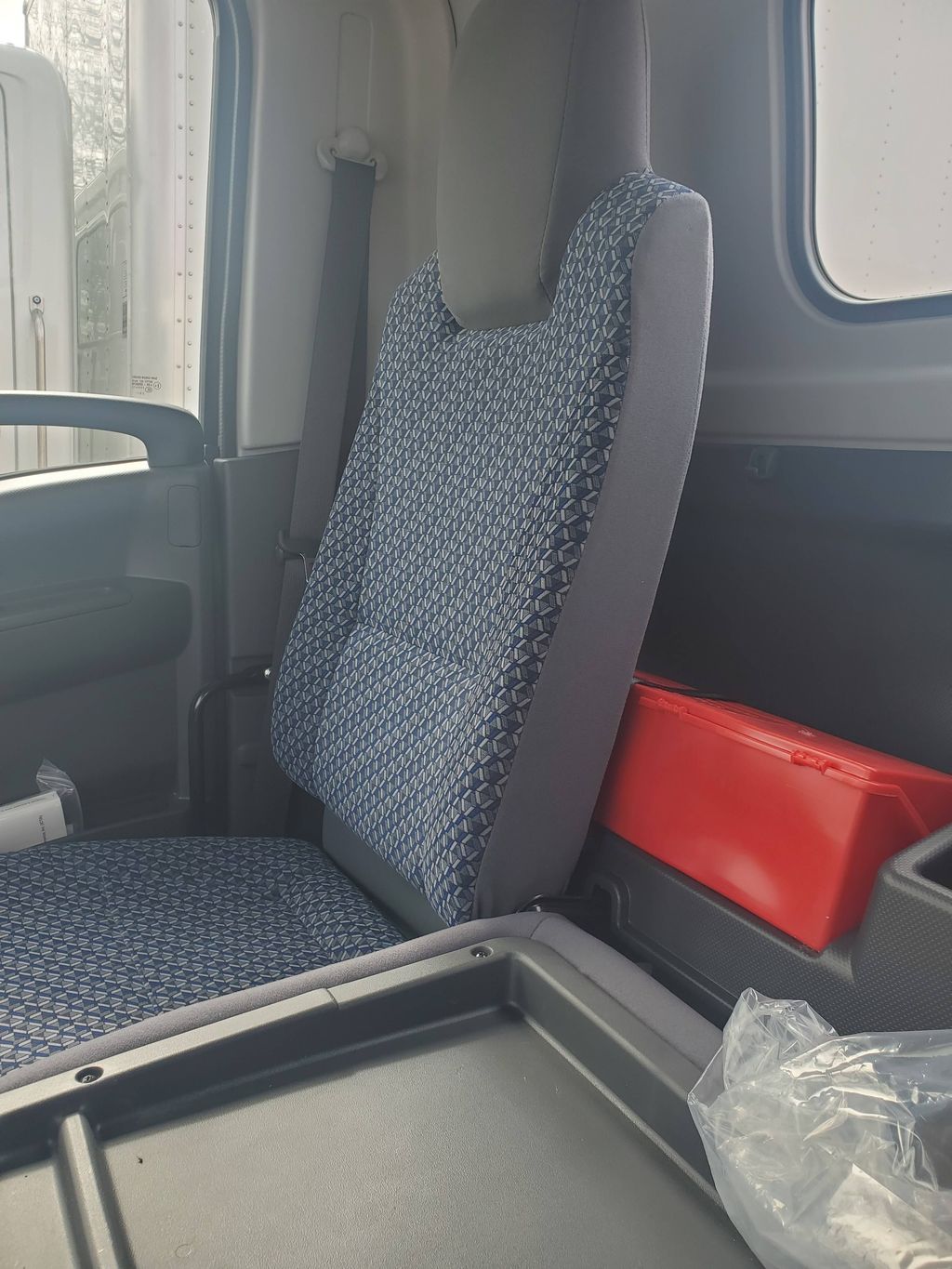 Slide images of 2025 ISUZU NRR