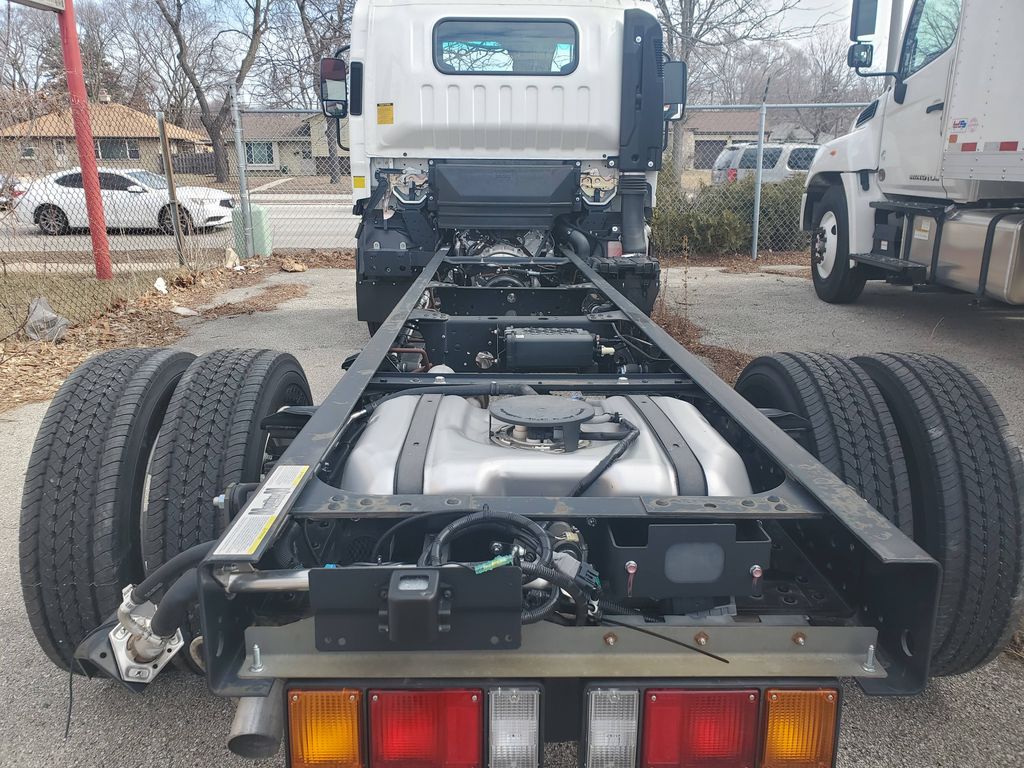 Slide images of 2025 ISUZU NRR