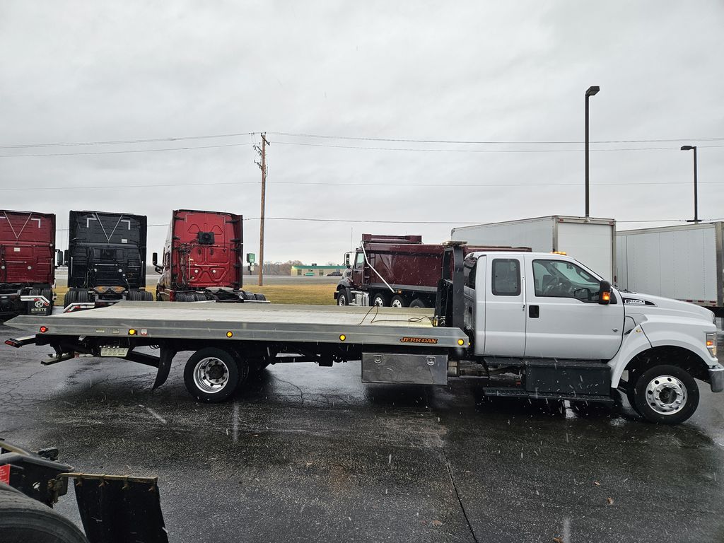 Slide images of 2021 FORD F650 