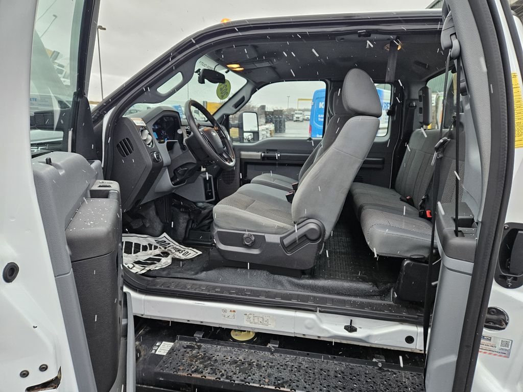 Slide images of 2021 FORD F650 