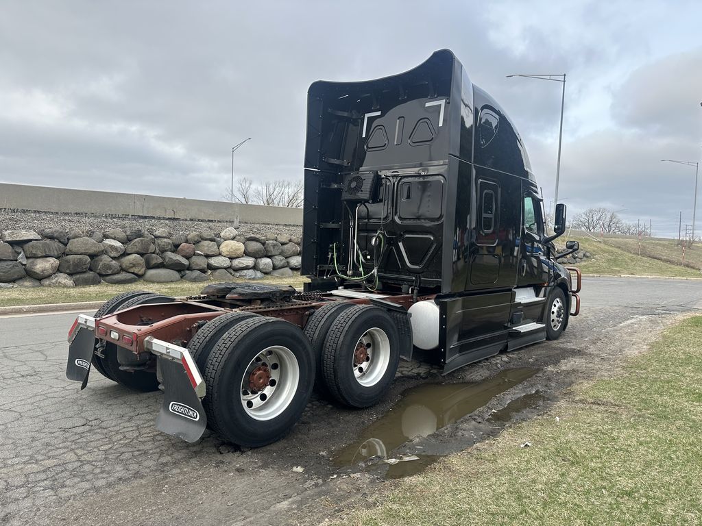 Slide images of 2022 FREIGHTLINER CASCADIA