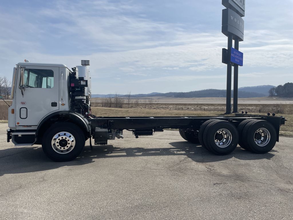 Slide images of 2026 MACK TE64R