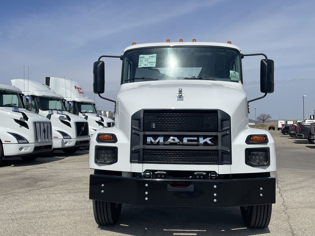 Slide images of 2026 MACK MD642