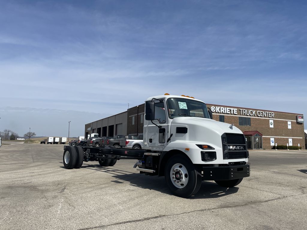 Slide images of 2026 MACK MD642