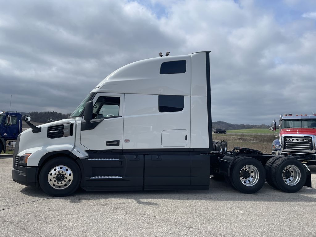 Slide images of 2026 MACK PIONEER 64T 76H
