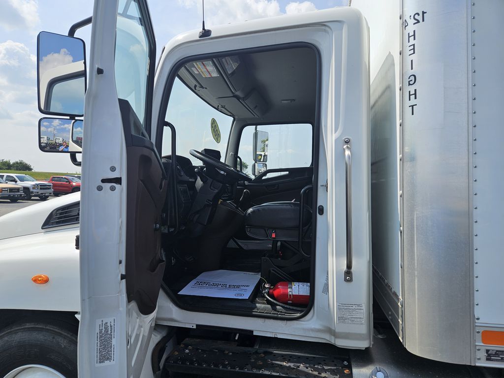 Slide images of 2023 HINO L6