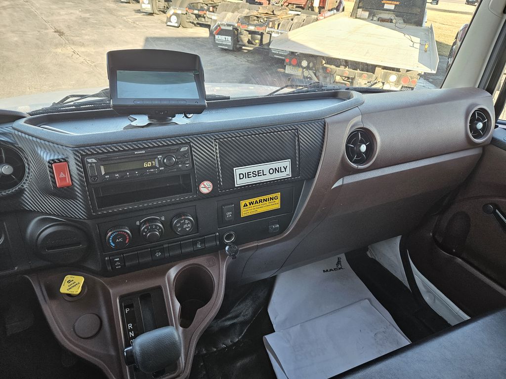 Slide images of 2023 HINO L6 