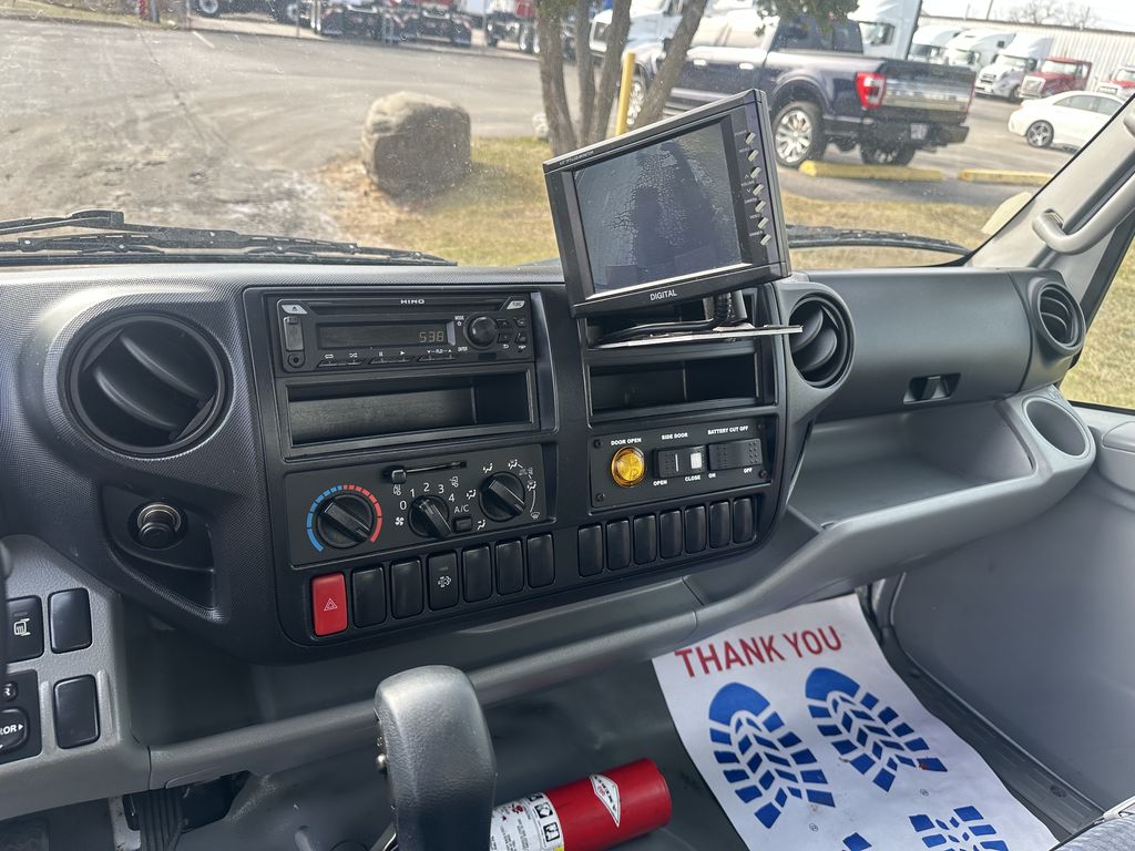 Slide images of 2018 HINO 195