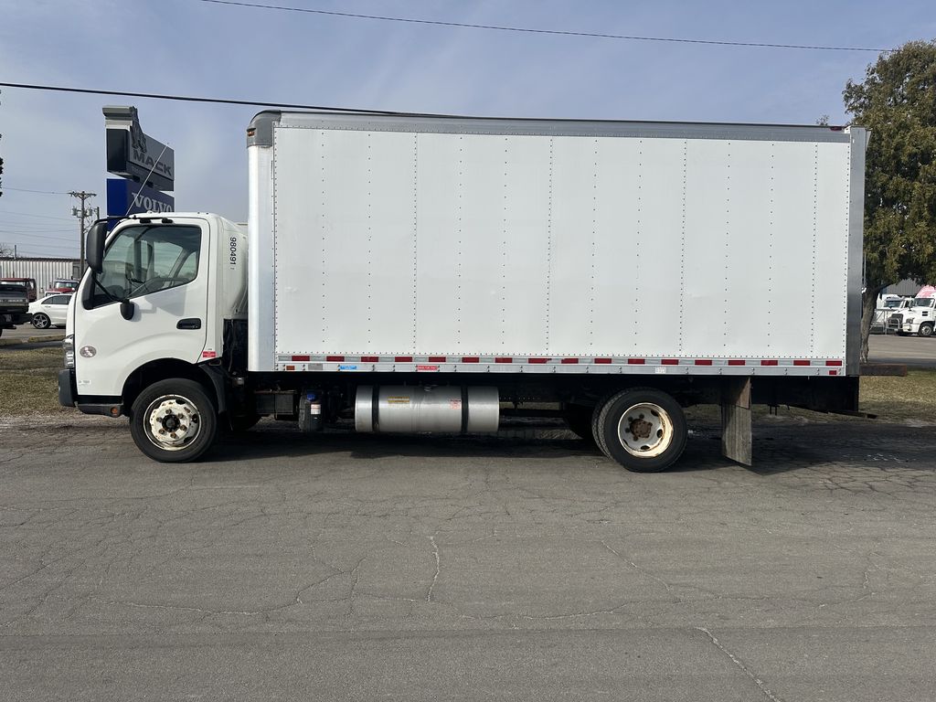 Slide images of 2018 HINO 195