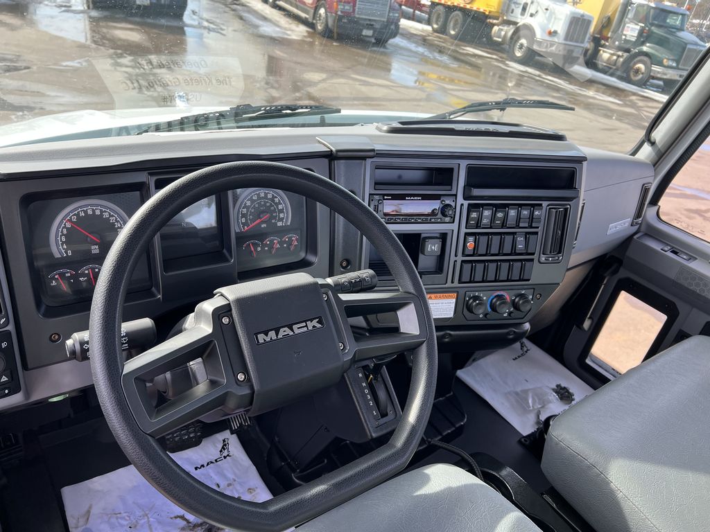 Slide images of 2025 MACK MD742