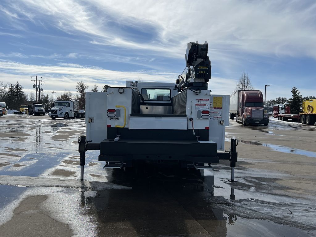 Slide images of 2025 MACK MD742