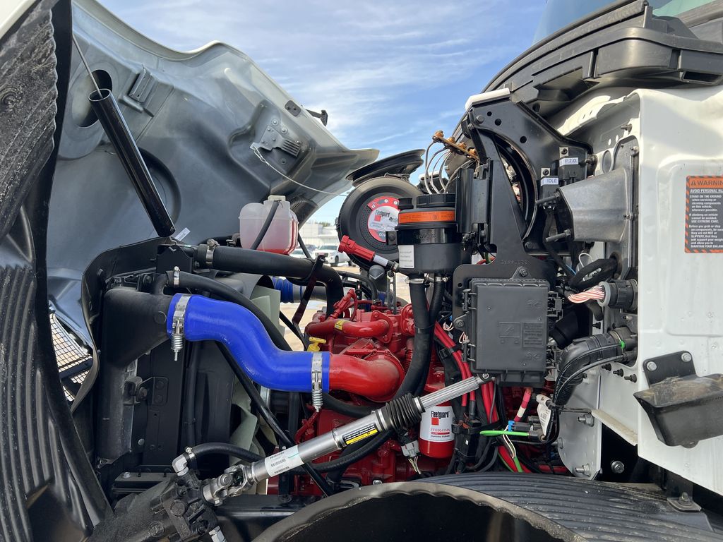 Slide images of 2025 MACK MD742