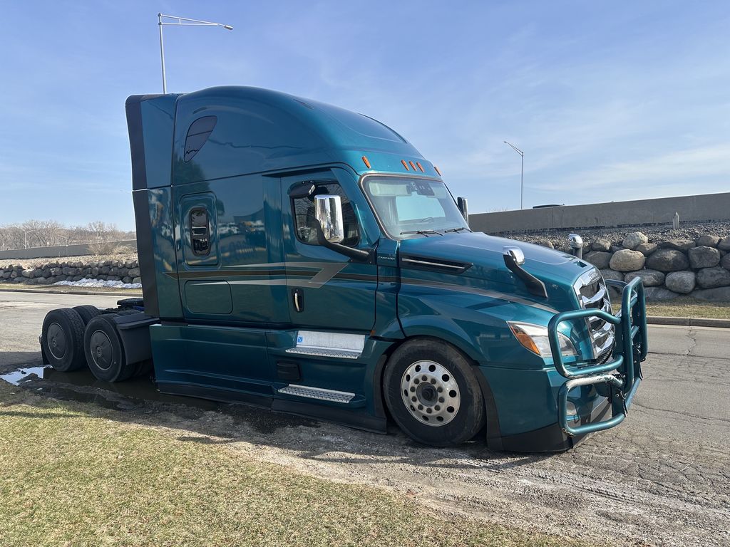 Slide images of 2022 FREIGHTLINER CASCADIA