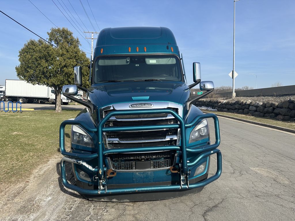 Slide images of 2022 FREIGHTLINER CASCADIA