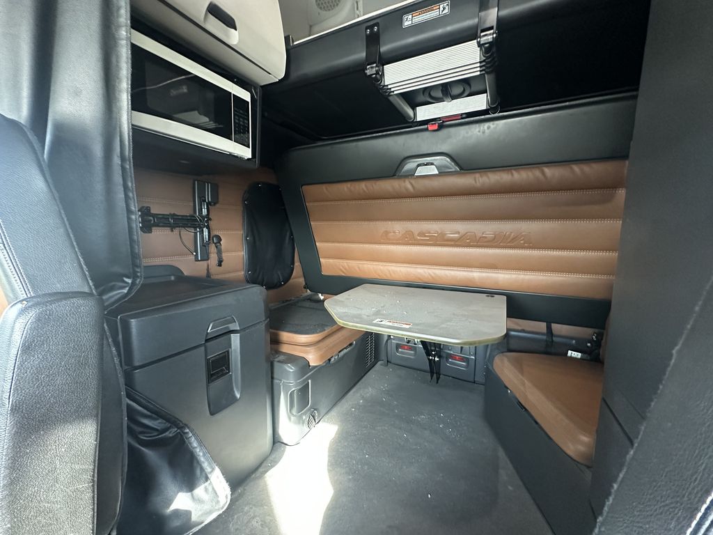 Slide images of 2022 FREIGHTLINER CASCADIA