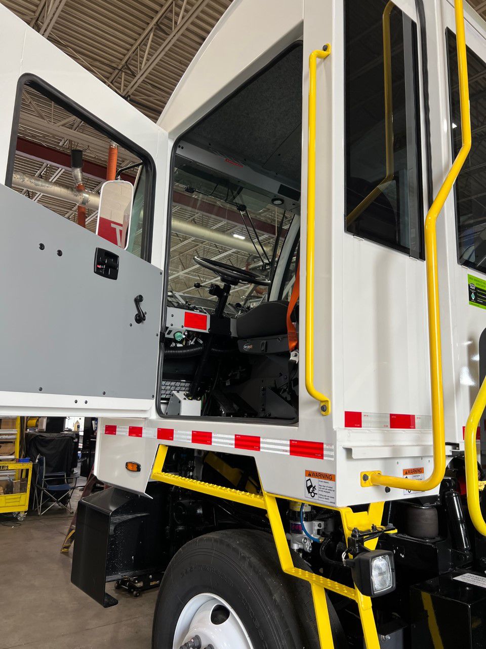 Slide images of 2024 AUTOCAR ACTT 4X2 