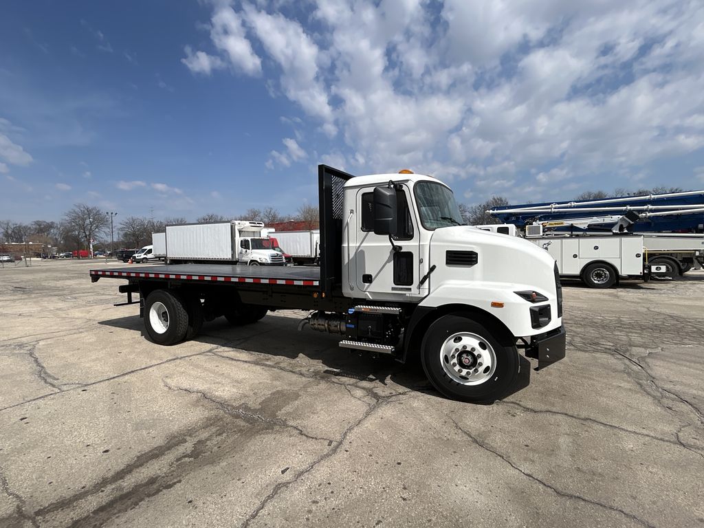 Slide images of 2026 MACK MD642