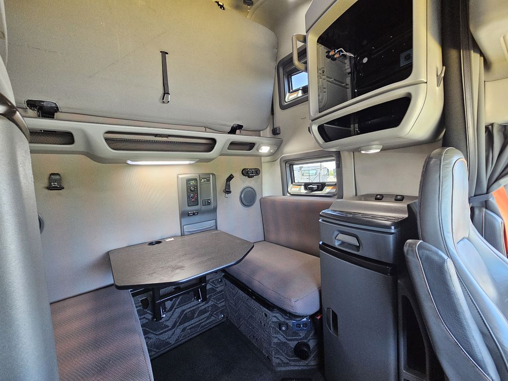 Slide images of 2022 VOLVO VNL64T760