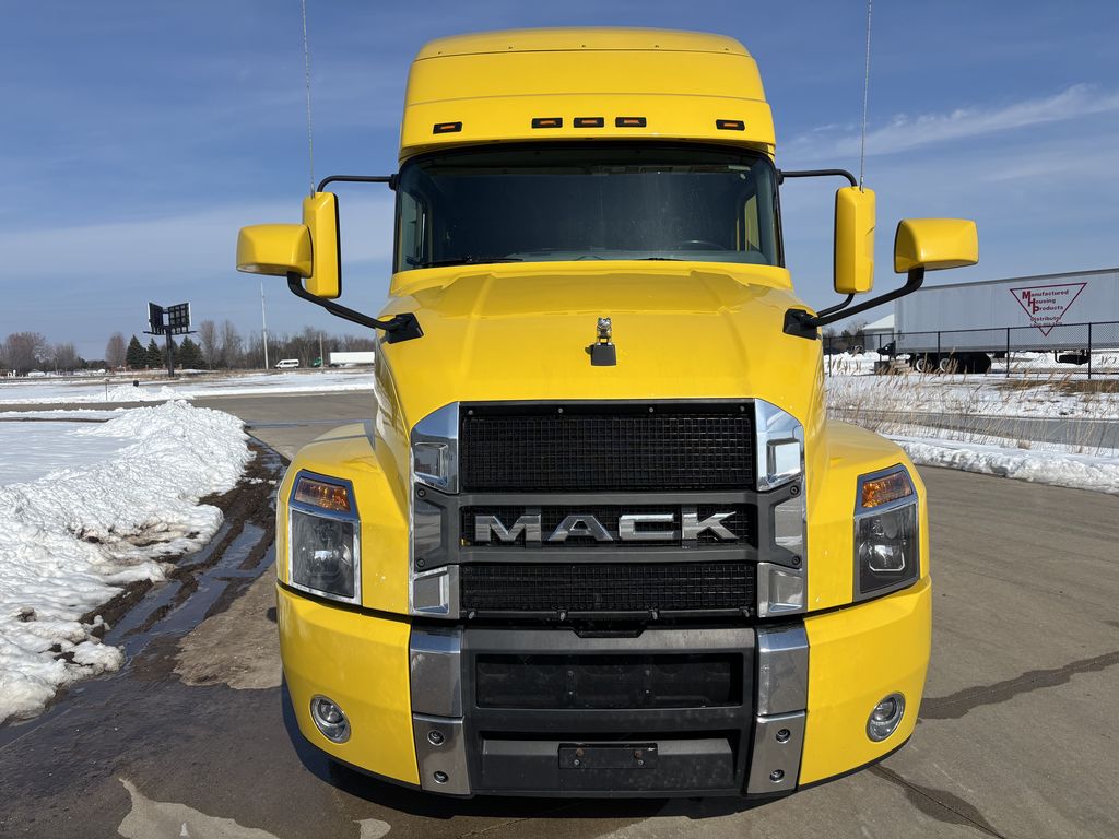 Slide images of 2022 MACK AN64T