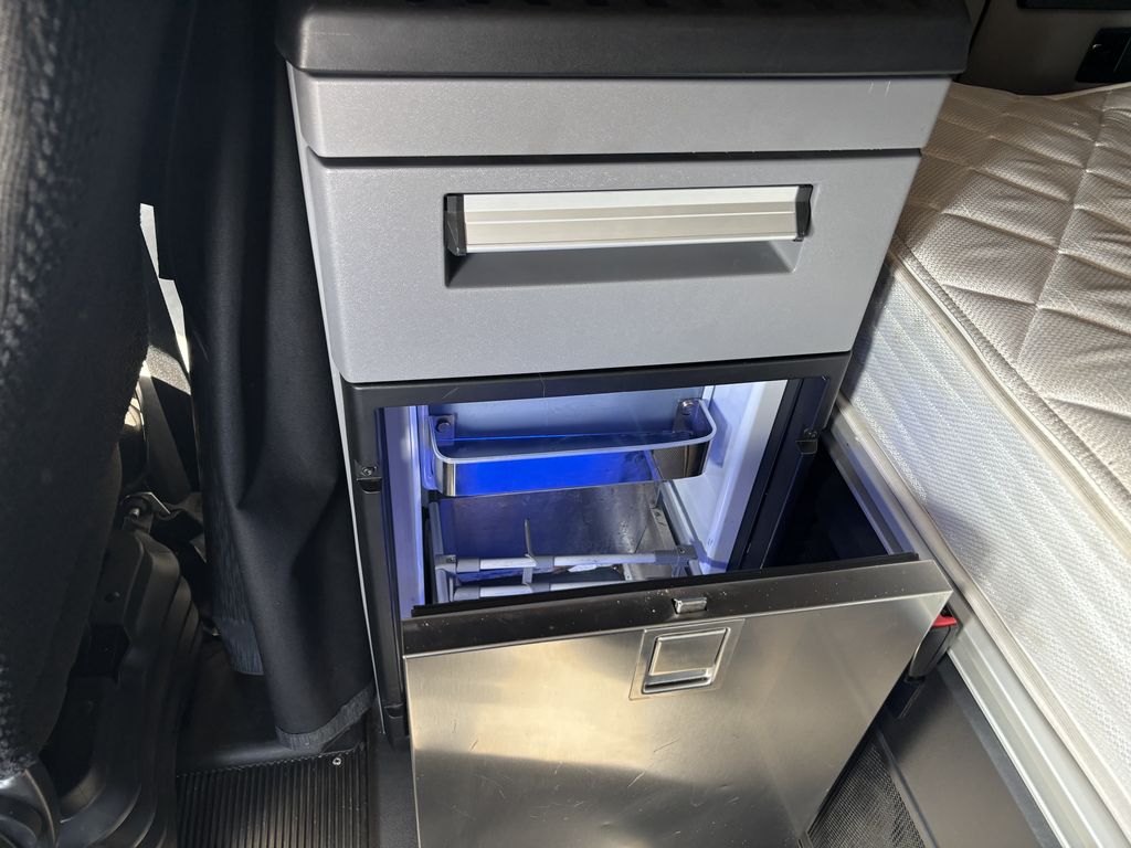 Slide images of 2022 MACK AN64T