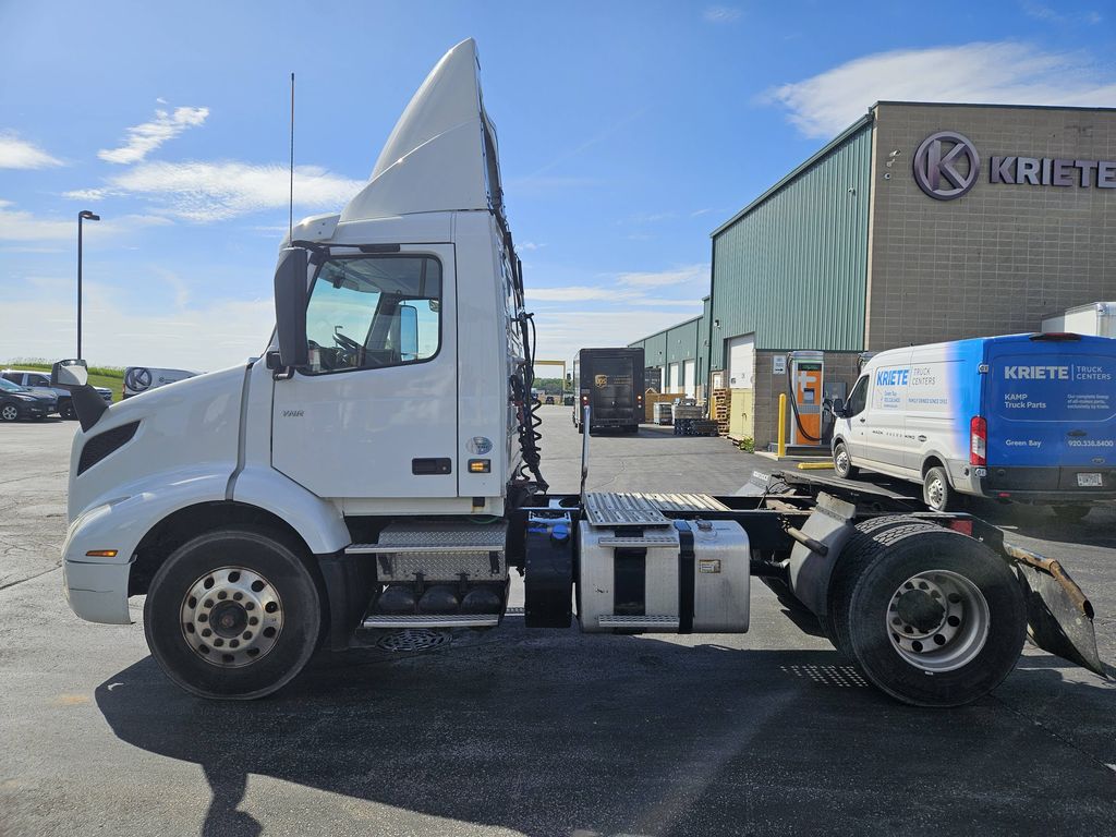 Slide images of 2021 VOLVO VNR42T-300