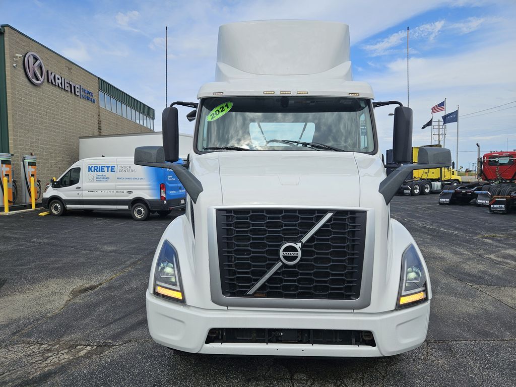 Slide images of 2021 VOLVO VNR42T-300