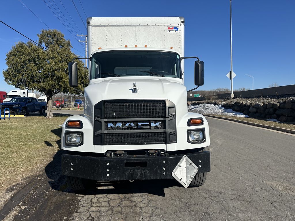 Slide images of 2022 MACK MD742