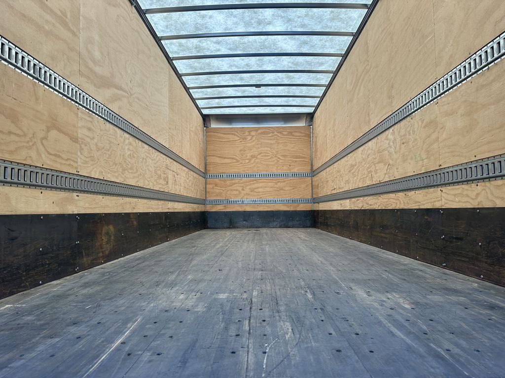 Slide images of 2022 MACK MD742