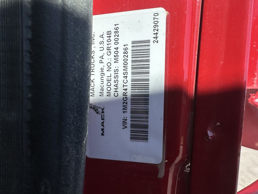 Slide images of 2025 MACK GR104BR