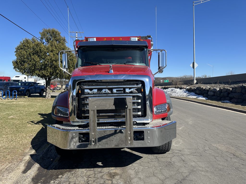 Slide images of 2025 MACK GR104BR