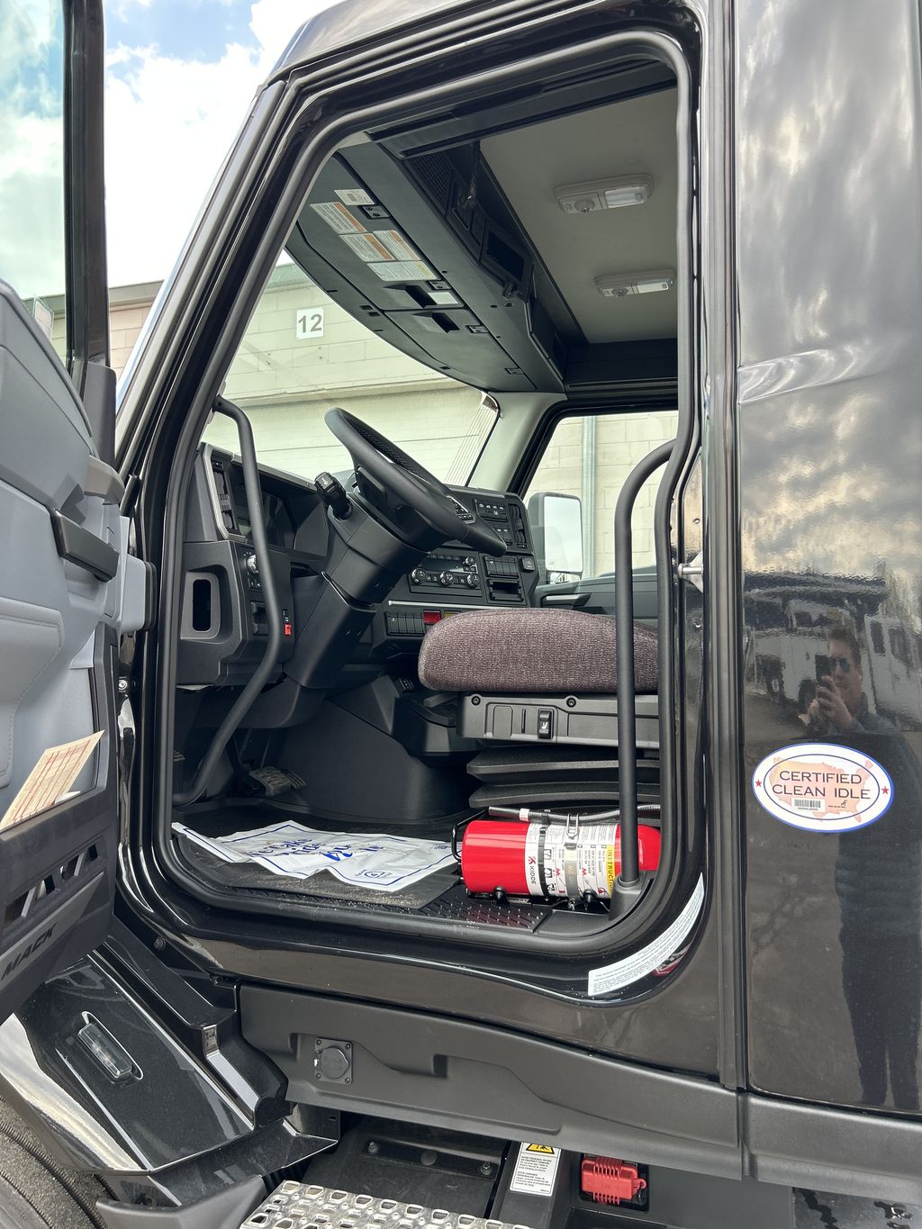 Slide images of 2027 MACK ANTHEM GEN2 64T