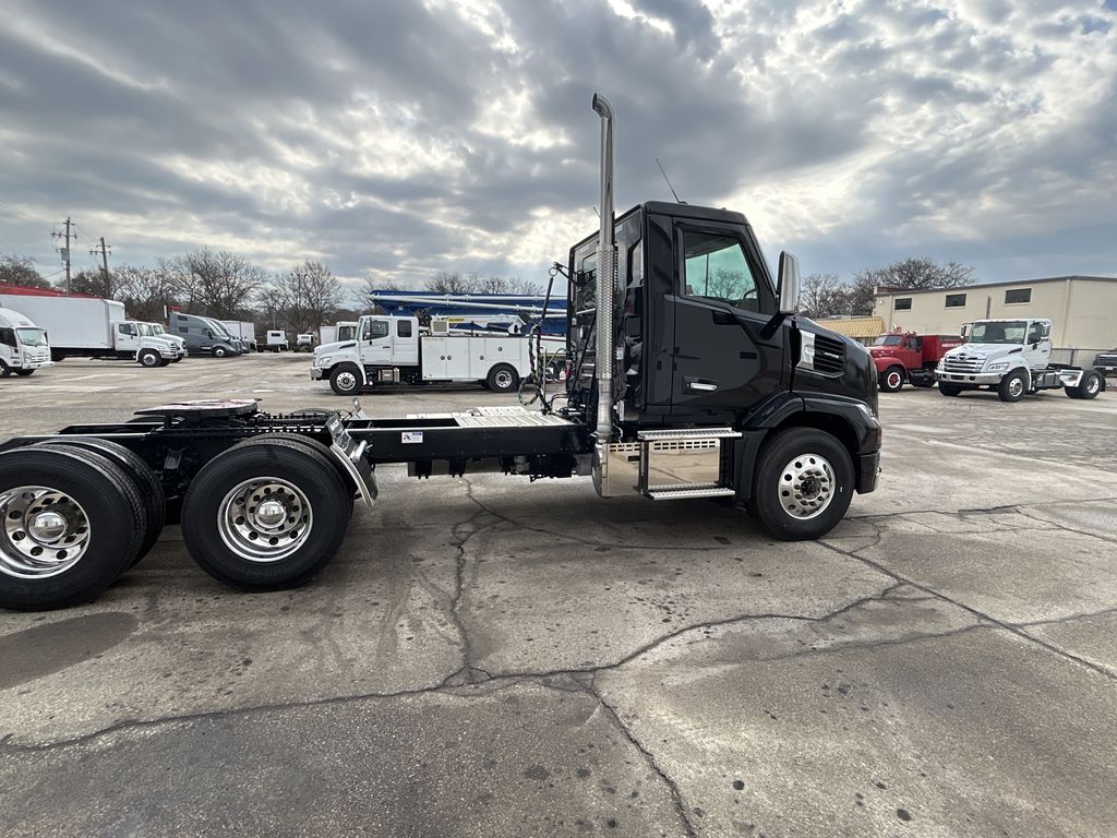 Slide images of 2027 MACK ANTHEM GEN2 64T