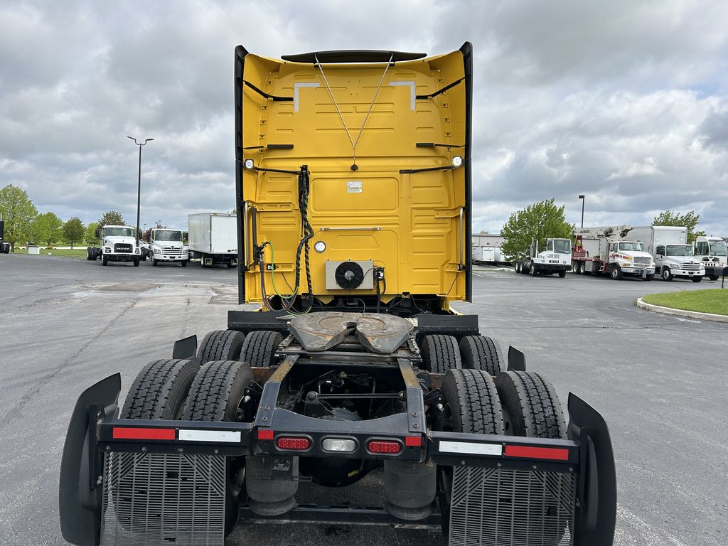 Slide images of 2023 VOLVO VNL64T760